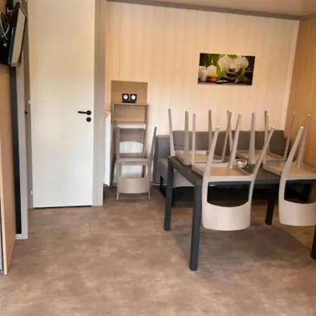 Camping Spacieux Avec Terrasse - 8 Pers. - Api-1-52-1591
